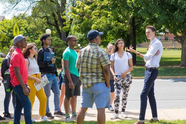 EMU student tour